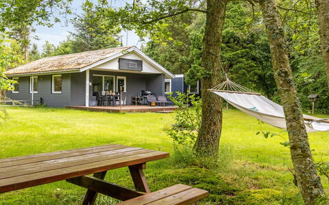 Zölestine - 1Km from the Sea: Dachdecken, Hütte, Haus, Dach, Zuhause, Bauernhaus, Hütte, Estate, Dorf