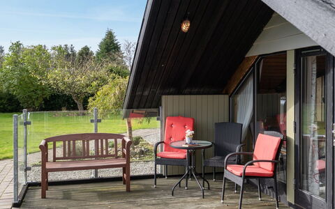 Tenho - 4.4Km from the Sea: Wohngebiet, Dach, Vorort, Auffahrt, Estate, Kamin