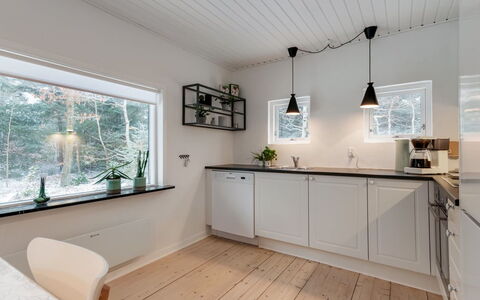 Rigitte - 1.5Km from the Sea: Interior Design, Flooring, Holz, Decke, Light Fixture, Fussboden, Küche, Beleuchtung, Zuhause, Zimmer