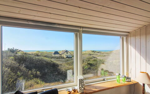 Emiline - 250M from the Sea: Holz, Zuhause, Veranda, Deck, Hartholz, Dach, Holzbeize, Holzboden, Eco Hotel