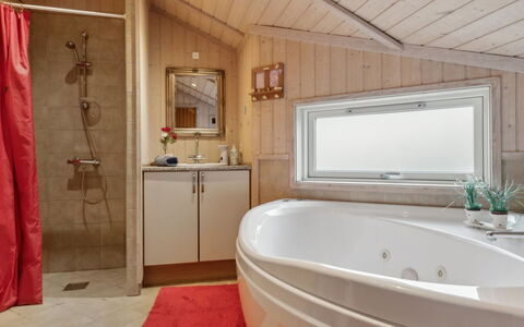 Hane - 150M from the Sea: Die Architektur, Dach, Zuhause, Verbundwerkstoff, Daylighting, Abstellgleis, Auffahrt