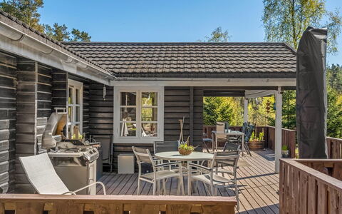 Uuno - 1.2Km from the Sea: Holz, Zuhause, Veranda, Deck, Hartholz, Dach, Holzbeize, Holzboden, Eco Hotel