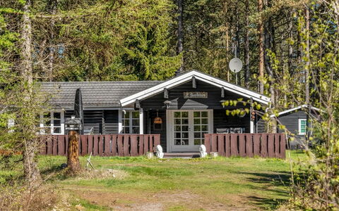 Uuno - 1.2Km from the Sea: Holz, Zuhause, Veranda, Deck, Hartholz, Dach, Holzbeize, Holzboden, Eco Hotel