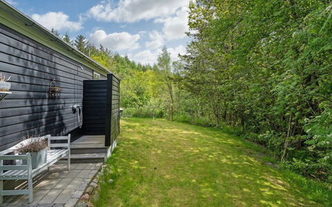 Eireen - 600M to the Fjord: Wohngebiet, Dach, Vorort, Auffahrt, Estate, Kamin