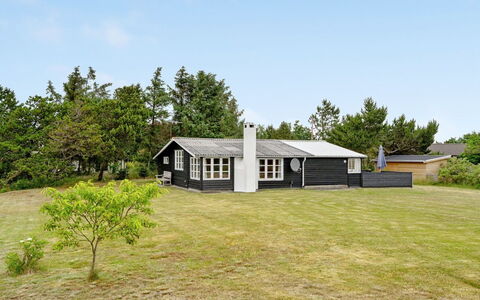 Githa - 100M to the Fjord: Blau, Strauch, Hütte, Ground, Garten, Estate, Schatten, Landscaping, Bauernhaus, Eco Hotel