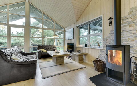 Anethe - 100M to the Fjord: Flooring, Holz, Decke, Interior Design, Fussboden, Couch, Wohnzimmer, Zimmer, Möbel, Holzboden
