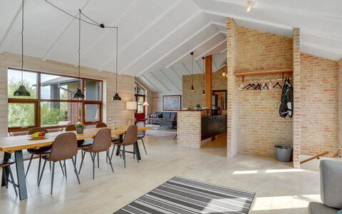 Andri - 600M to the Fjord: Interior Design, Flooring, Holz, Möbel, Decke, Fussboden, Couch, Light Fixture, Wohnzimmer, Stuhl