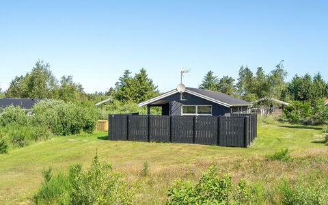 Ordan - 800M from the Sea: Dach, Haus, Grundstueck, Zuhause, Hütte, Estate, Gartenbauten, Schatten, Blockhaus, Landscaping