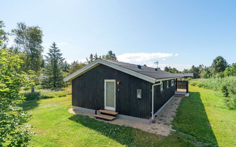 Ordan - 800M from the Sea: Dach, Haus, Grundstueck, Zuhause, Hütte, Estate, Gartenbauten, Schatten, Blockhaus, Landscaping