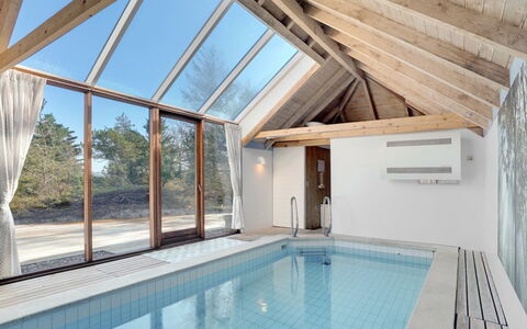 Waldar - 900M from the Sea: Blau, Strauch, Hütte, Ground, Garten, Estate, Schatten, Landscaping, Bauernhaus, Eco Hotel