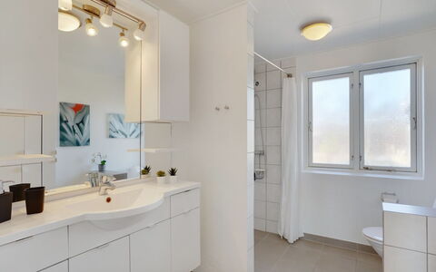 Bitta - 500M from the Sea: Möbel, Interior Design, Stuhl, Flooring, Tabelle, Resort, Fussboden, Decke, Zimmer, Eco Hotel