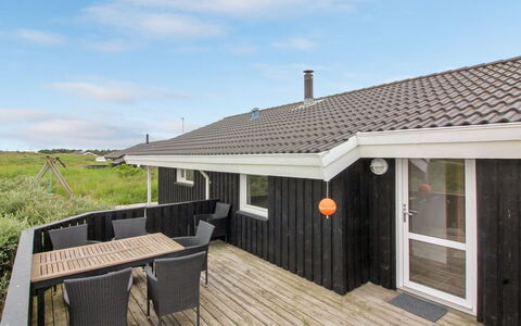 Fanija - 200M from the Sea: Holz, Die Architektur, Zuhause, Haus, Dach, Hütte, Schatten, Balkon, Veranda, Planke