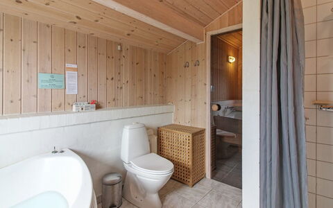 Fanija - 200M from the Sea: Flooring, Fussboden, Armatur, Badezimmer, Interior Design, Holz, Sinken, Decke, Zapfhahn, Bad Sink