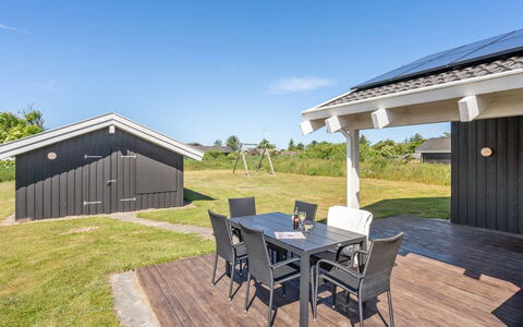 Serine - 800M from the Sea: Decke, Flooring, Interior Design, Fussboden, Verbundwerkstoff, Möbel, Resort, Hotel, Design, Daylighting