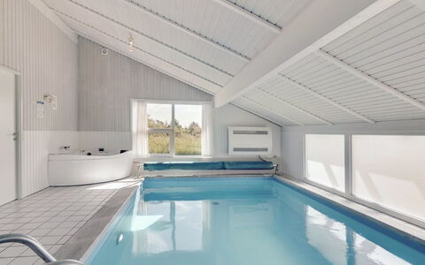 Serine - 800M from the Sea: Decke, Flooring, Interior Design, Fussboden, Verbundwerkstoff, Möbel, Resort, Hotel, Design, Daylighting