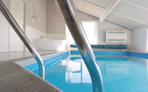 Serine - 800M from the Sea: Decke, Flooring, Interior Design, Fussboden, Verbundwerkstoff, Möbel, Resort, Hotel, Design, Daylighting