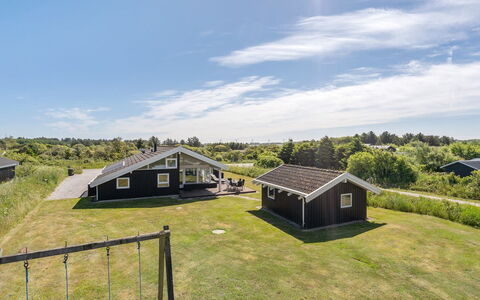 Serine - 800M from the Sea: Decke, Flooring, Interior Design, Fussboden, Verbundwerkstoff, Möbel, Resort, Hotel, Design, Daylighting