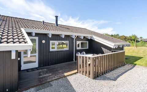 Serine - 800M from the Sea: Decke, Flooring, Interior Design, Fussboden, Verbundwerkstoff, Möbel, Resort, Hotel, Design, Daylighting