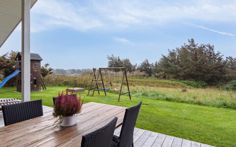 Herbiorn - 403M from the Sea: Flooring, Wand, Fussboden, Interior Design, Holz, Decke, Holzboden, Beleuchtung, Möbel, Laminatboden
