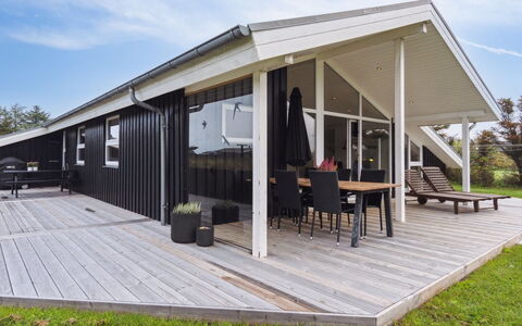Herbiorn - 403M from the Sea: Flooring, Wand, Fussboden, Interior Design, Holz, Decke, Holzboden, Beleuchtung, Möbel, Laminatboden