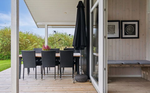 Herbiorn - 403M from the Sea: Flooring, Wand, Fussboden, Interior Design, Holz, Decke, Holzboden, Beleuchtung, Möbel, Laminatboden