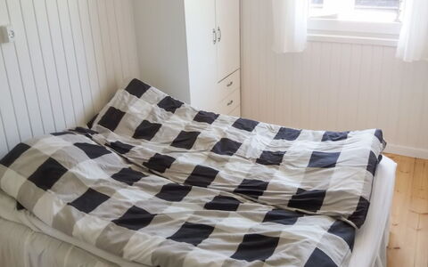 Gerlef - 382M from the Sea: Schlafzimmer, Linens, Bettdecke, Bedding, Textil, Bett, Fussboden, Flooring, Möbel, Interior Design