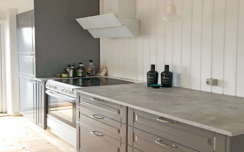 Gerlef - 382M from the Sea: Holz, Flooring, Fussboden, Möbel, Küche, Cabinetry, Countertop, Küchengerät