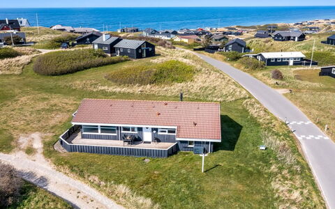 Venja - 200M from the Sea: Die Architektur, Dach, Zuhause, Verbundwerkstoff, Daylighting, Abstellgleis, Auffahrt