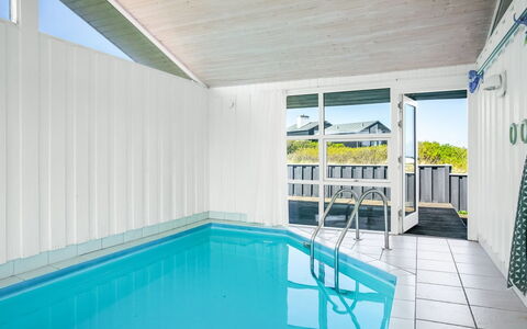Venja - 200M from the Sea: Die Architektur, Dach, Zuhause, Verbundwerkstoff, Daylighting, Abstellgleis, Auffahrt