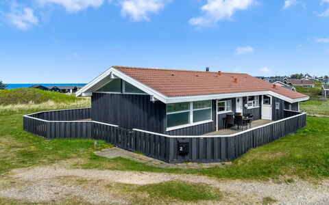 Venja - 200M from the Sea: Die Architektur, Dach, Zuhause, Verbundwerkstoff, Daylighting, Abstellgleis, Auffahrt