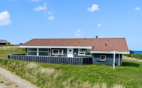 Venja - 200M from the Sea: Die Architektur, Dach, Zuhause, Verbundwerkstoff, Daylighting, Abstellgleis, Auffahrt