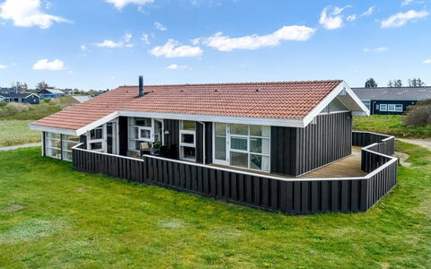 Venja - 200M from the Sea: Die Architektur, Dach, Zuhause, Verbundwerkstoff, Daylighting, Abstellgleis, Auffahrt