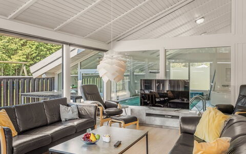 Franka - 950M from the Sea: Interior Design, Decke, Couch, Holz, Flooring, Möbel, Fussboden, Wohnzimmer, Beleuchtung
