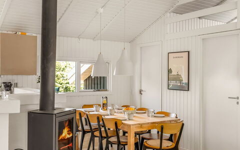 Franka - 950M from the Sea: Flooring, Möbel, Fussboden, Interior Design, Decke, Holzboden, Feuerstelle, Holzofen, Zimmer, Wohnzimmer