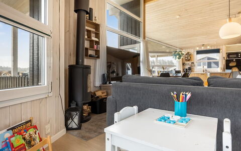 Zafirka - 364M from the Sea: Interior Design, Möbel, Holz, Flooring, Decke, Fussboden, Wohnzimmer, Holzboden, Couch, Zimmer