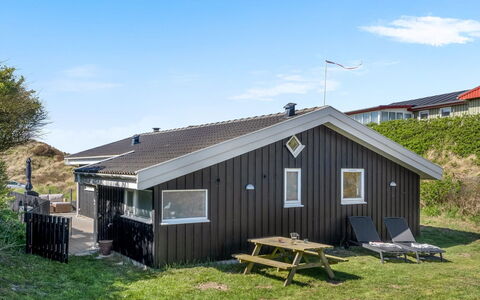 Idalia - 125M from the Sea: Blau, Strauch, Hütte, Ground, Garten, Estate, Schatten, Landscaping, Bauernhaus, Eco Hotel