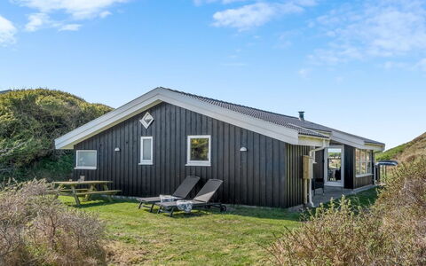 Idalia - 125M from the Sea: Blau, Strauch, Hütte, Ground, Garten, Estate, Schatten, Landscaping, Bauernhaus, Eco Hotel