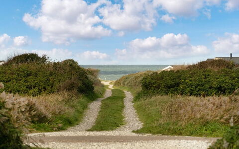 Hava - 450M from the Sea: Himmel, Blau, Grün, Natürlichen Umgebung, Horizont, Vegetation, Natürliche Landschaft, Wolke, Ökoregion, Strauch