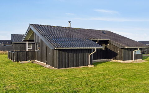 Auvo - 600M from the Sea: Pflanzengemeinschaft, Sonnenlicht, Krautige Pflanze, Garten, Plantage, Landwirtschaft, Bauernhof