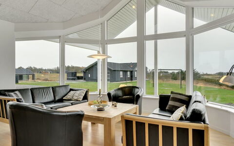 Swarthofthi - 1.5Km from the Sea: Decke, Holz, Interior Design, Flooring, Fussboden, Wohnzimmer, Zuhause, Möbel, Couch