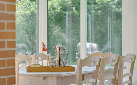 Marsa - 1.5Km from the Sea: Möbel, Interior Design, Holz, Tabelle, Glas, Esszimmer, Küche & Esszimmer Tisch, Stuhl, Zimmer, Holzbeize