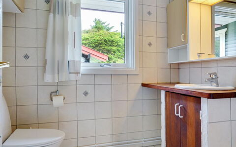 Sorja - 420M from the Sea: Armatur, Sinken, Flooring, Bad Sink, Fussboden, Zapfhahn, Installation, Badezimmer, Interior Design, Tür