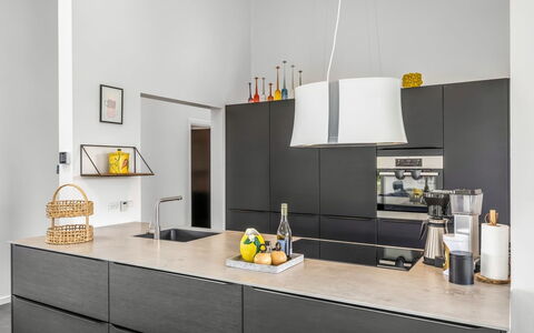 Vilda - 416M from the Sea: Interior Design, Küche, Countertop, Möbel, Flooring, Küchengerät, Cabinetry, Beleuchtung, Fussboden, Light Fixture