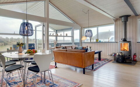 Ailika - 300M from the Sea: Interior Design, Möbel, Decke, Holz, Flooring, Fussboden, Wohnzimmer, Couch, Stuhl, Light Fixture