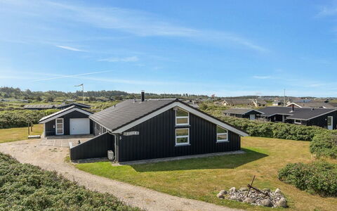Lex - 150M from the Sea: Interior Design, Decke, Wohnung, Flooring, Möbel, Fussboden, Zimmer, Beleuchtung, Zuhause, Couch