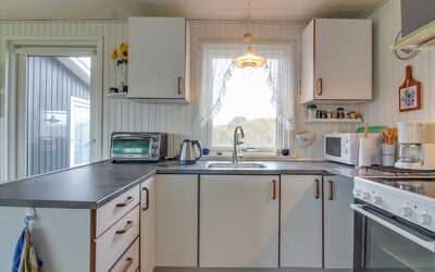 Edvin - 400M from the Sea