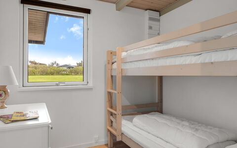 Benda - 348M from the Sea: Holz, Etagenbett, Schlafzimmer, Bett, Bettrahmen, Zuhause, Holzbeize, Hartholz, Wohnheim, Bedding