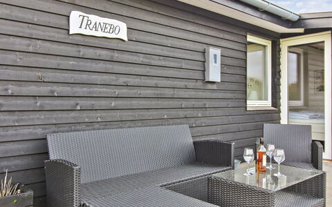 Benda - 348M from the Sea: Interior Design, Decke, Wohnung, Flooring, Möbel, Fussboden, Zimmer, Beleuchtung, Zuhause, Couch