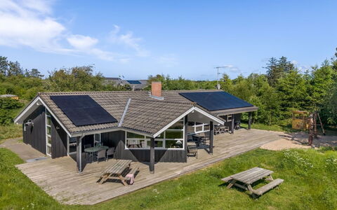 Winder - 1.3Km from the Sea: Hütte, Zuhause, Haus, Dach, Veranda, Estate, Abstellgleis, Gartenbauten, Bauernhaus, Garten