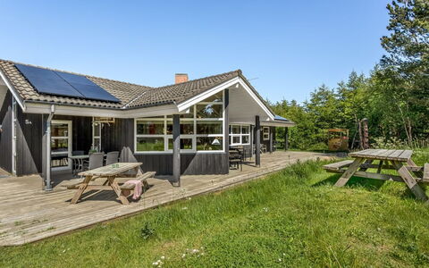 Winder - 1.3Km from the Sea: Hütte, Zuhause, Haus, Dach, Veranda, Estate, Abstellgleis, Gartenbauten, Bauernhaus, Garten